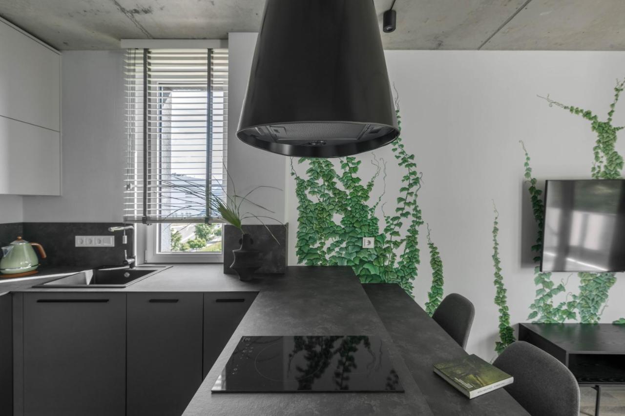 Urban Jungle Apartments By Reside Baltic วิลนีอุส ภายนอก รูปภาพ
