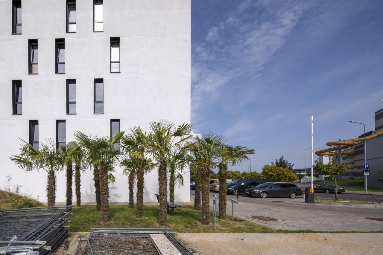 Urban Jungle Apartments By Reside Baltic วิลนีอุส ภายนอก รูปภาพ