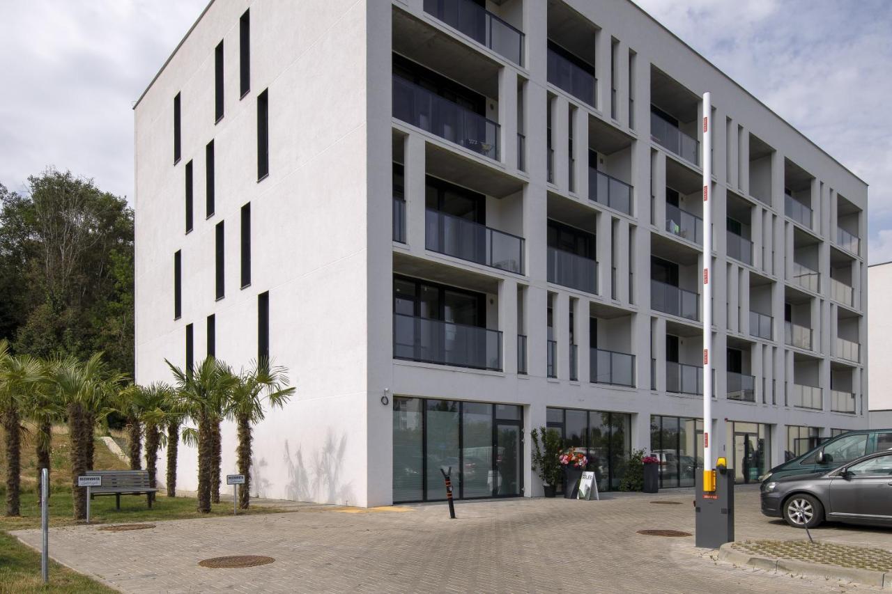 Urban Jungle Apartments By Reside Baltic วิลนีอุส ภายนอก รูปภาพ
